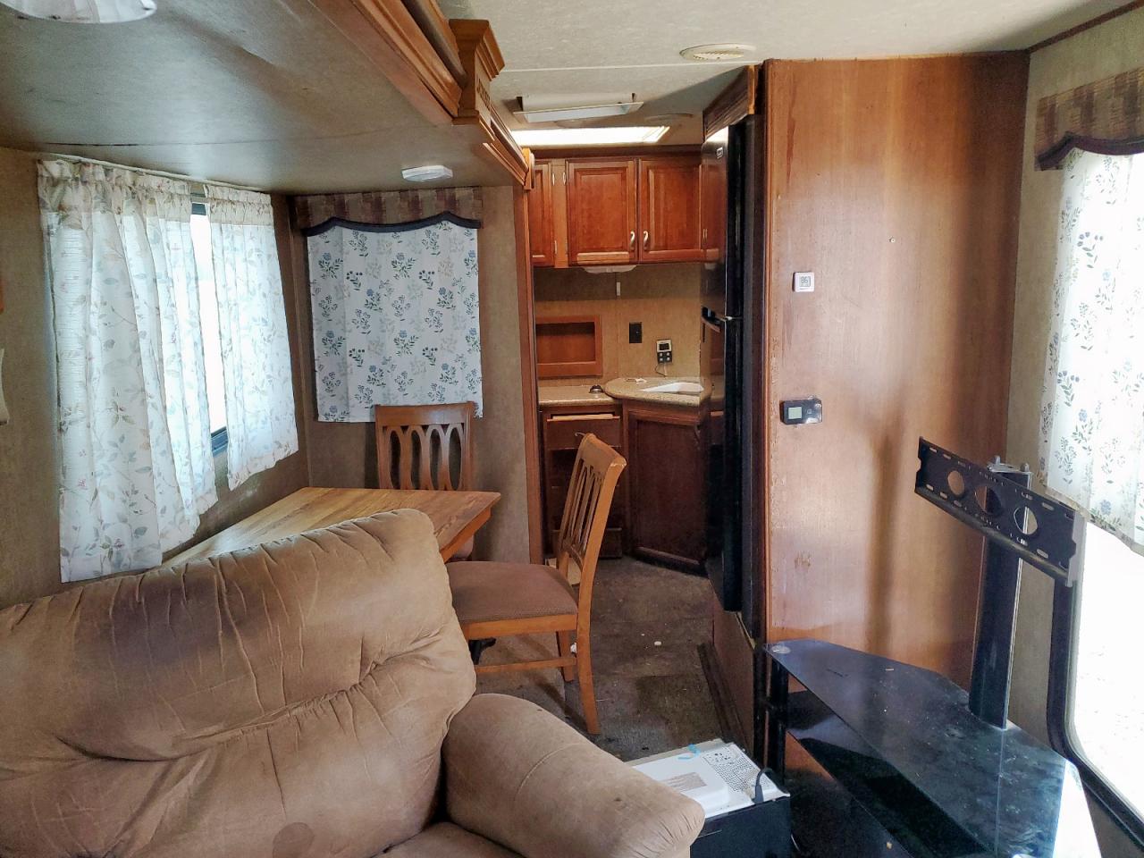 Lot #3297080503 2016 LACROSSE TRAVEL TRA