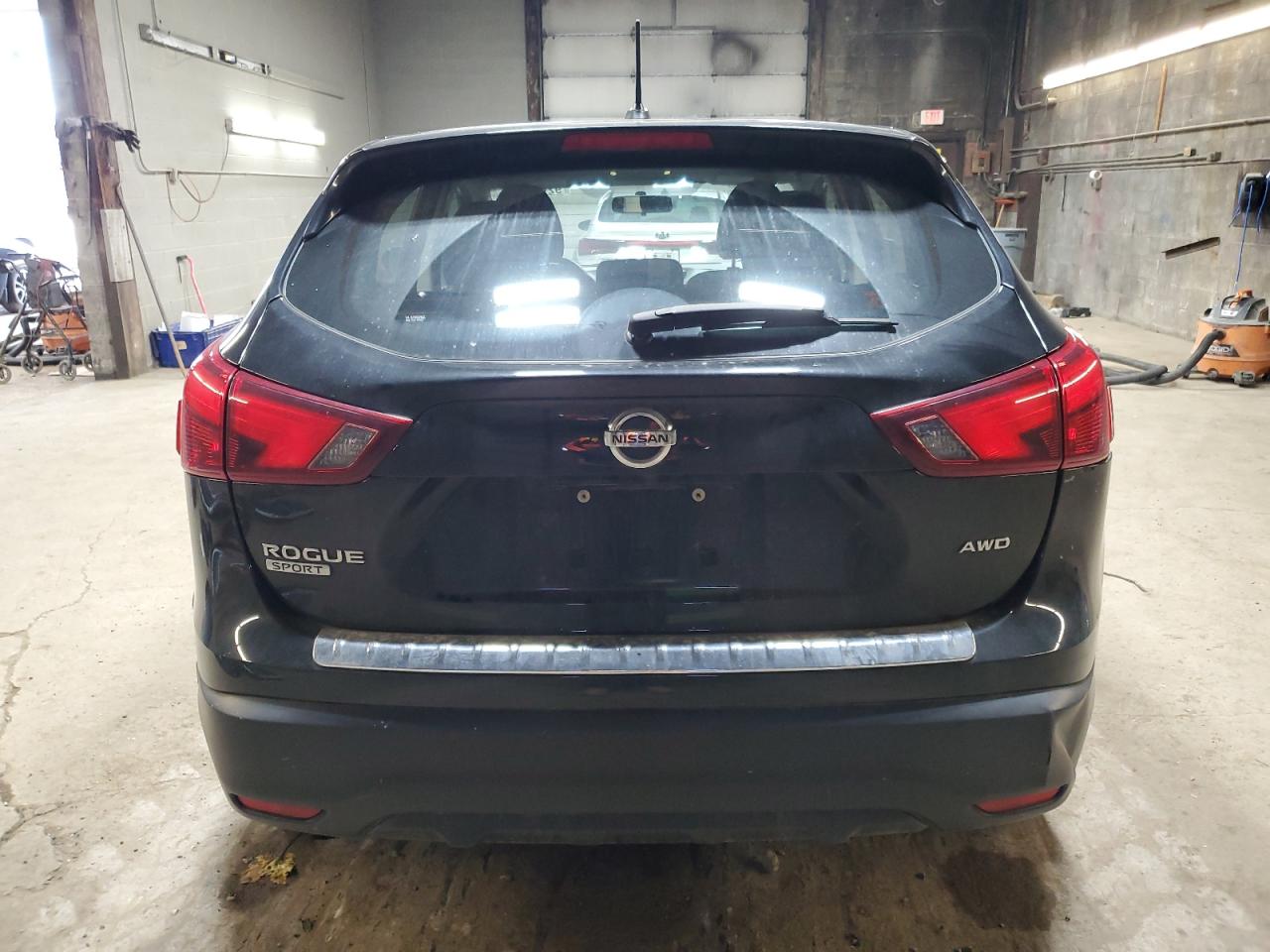 NISSAN ROGUE SPORT S