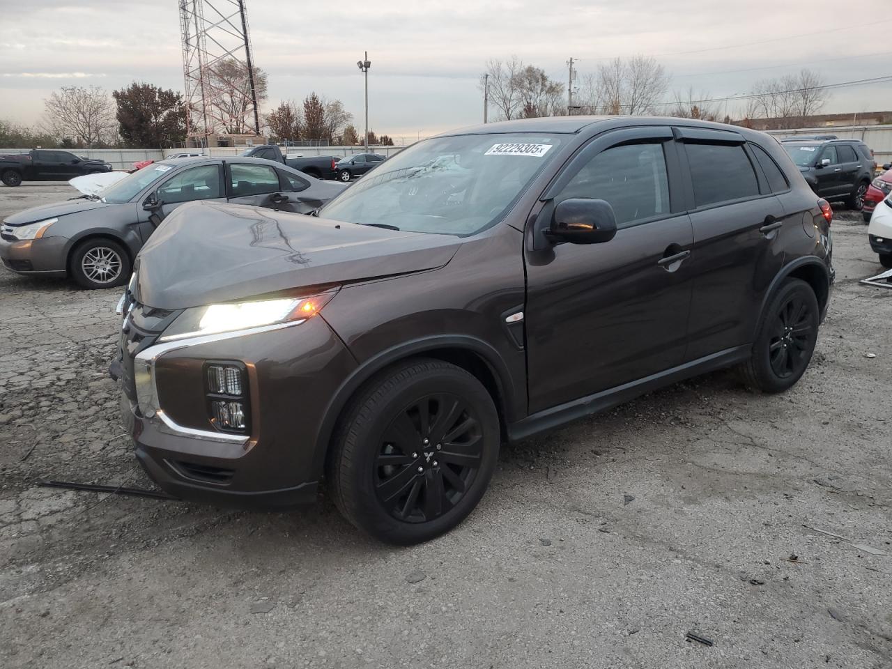 MITSUBISHI OUTLANDER ES