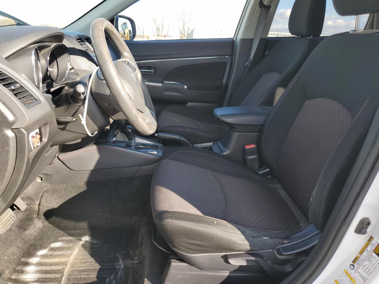 MITSUBISHI OUTLANDER ES