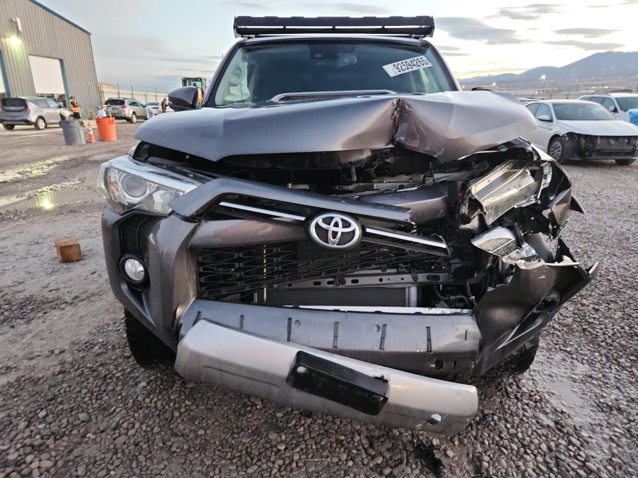 TOYOTA 4RUNNER SR5/SR5 PREMIUM