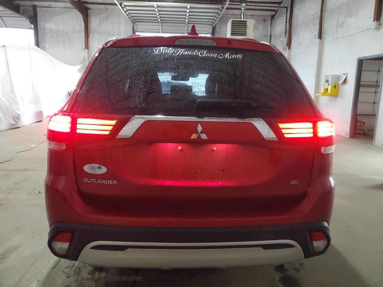 MITSUBISHI OUTLANDER SE