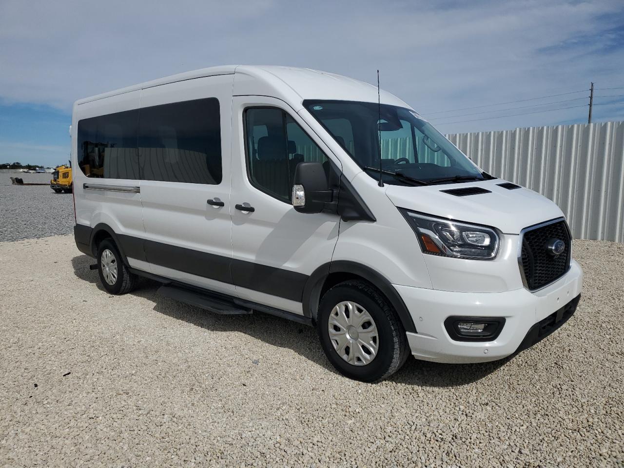 Lot #3292421557 2023 FORD TRANSIT T-