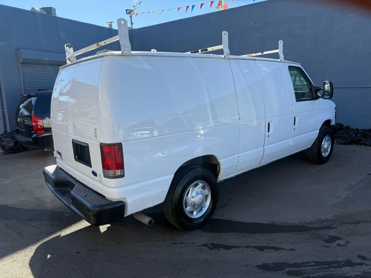 FORD ECONOLINE E250 VAN