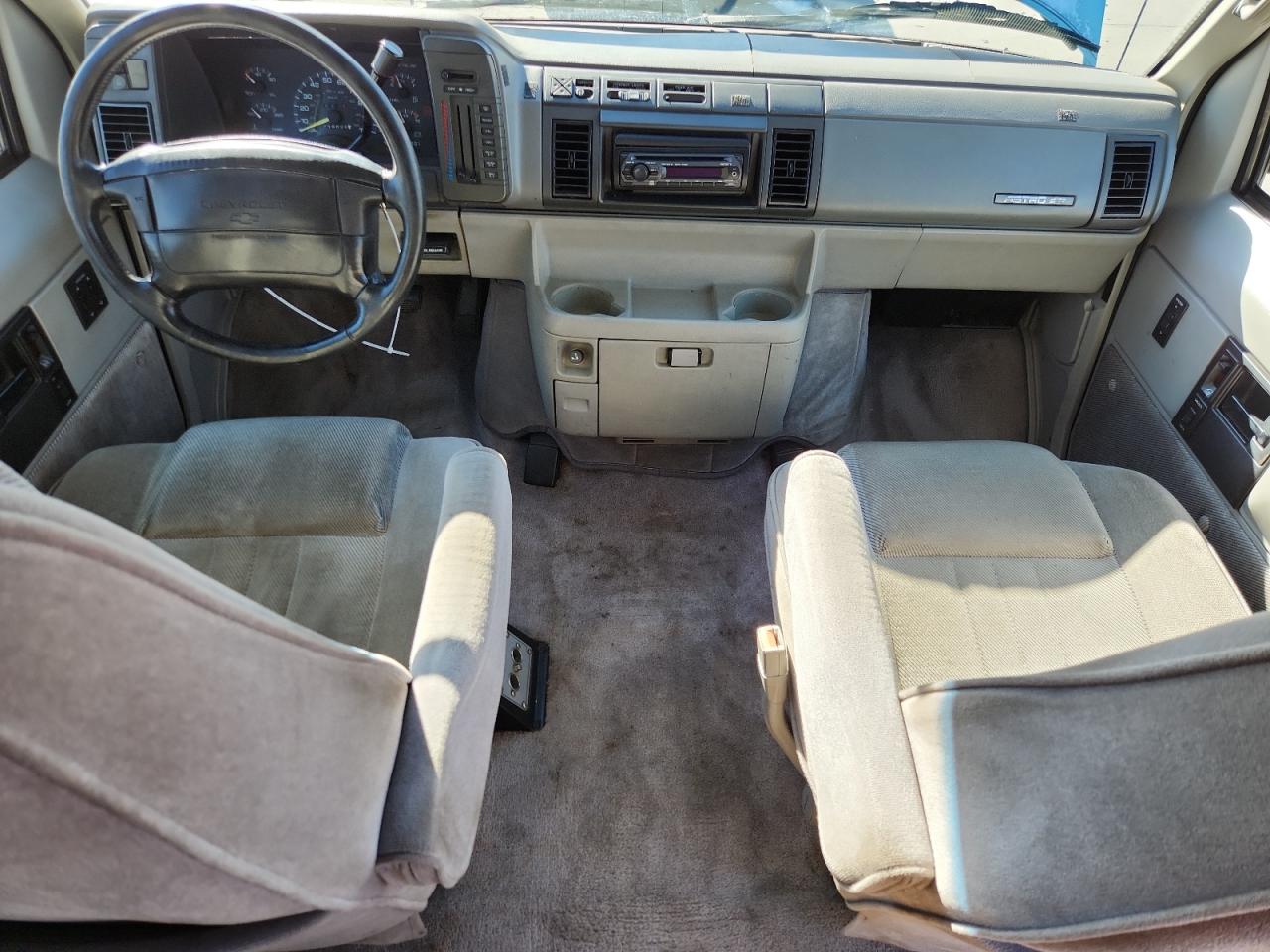 Lot #3284381084 1995 CHEVROLET ASTRO