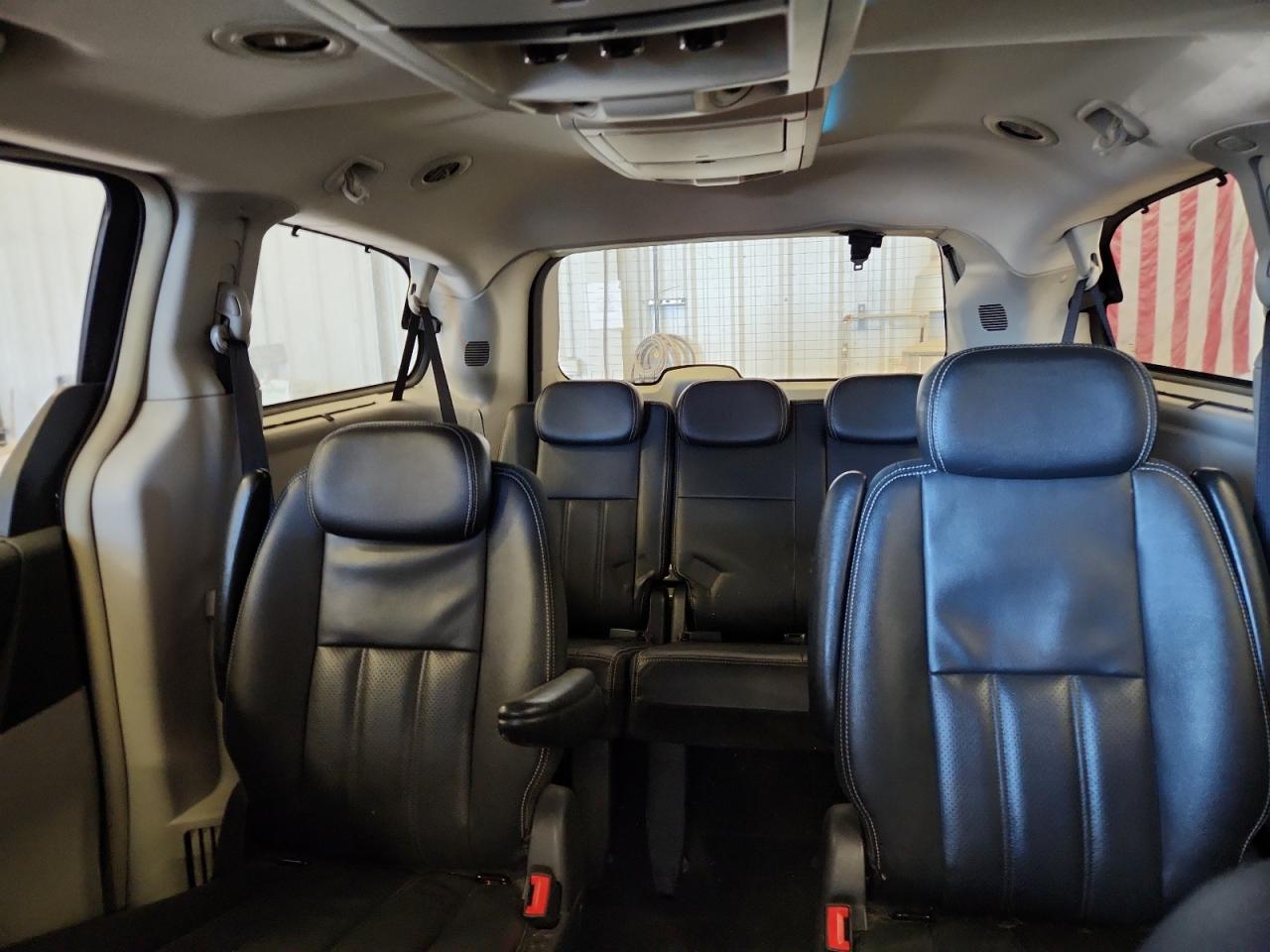 CHRYSLER TOWN & COUNTRY TOURING PLUS