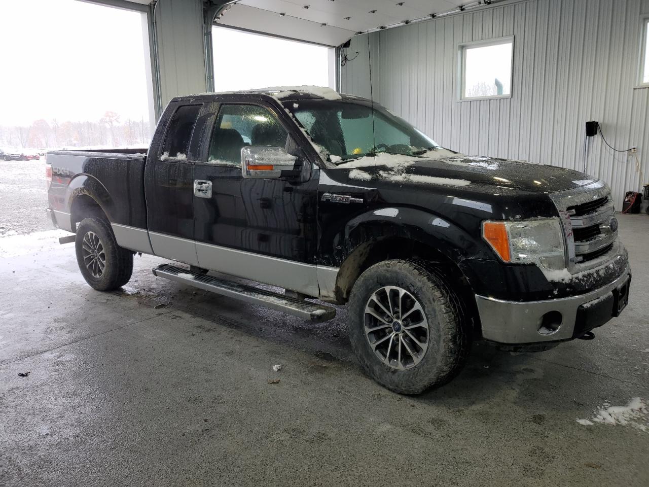 FORD F-150 SUPER CAB