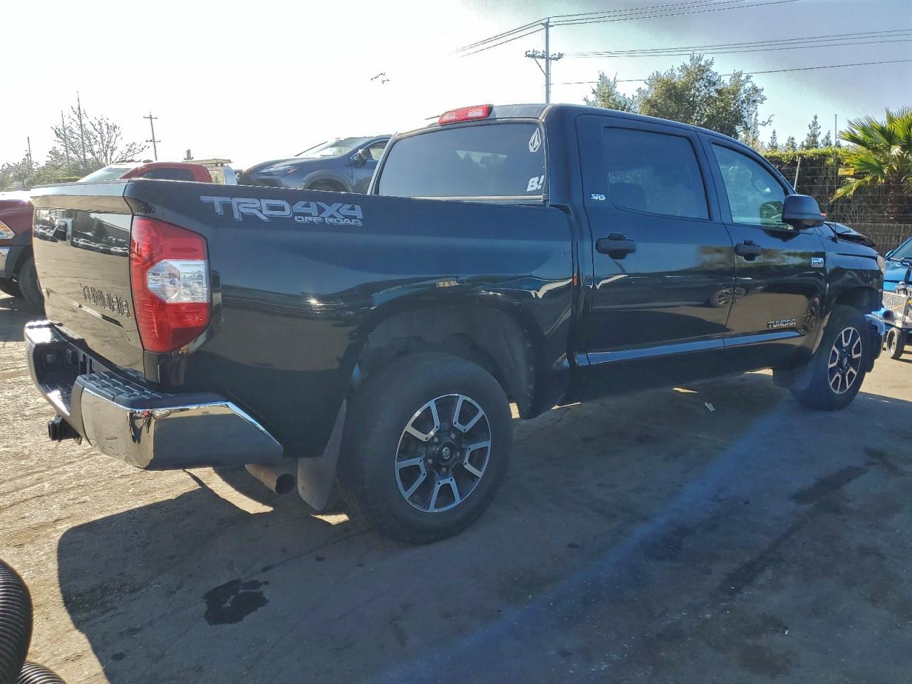 TOYOTA TUNDRA CREWMAX SR5