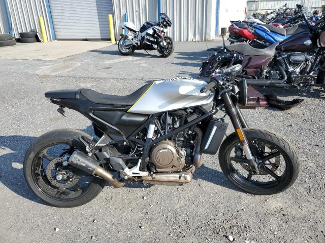 Global Auto Auctions: 2019 HUSQVARNA VITPILEN 7