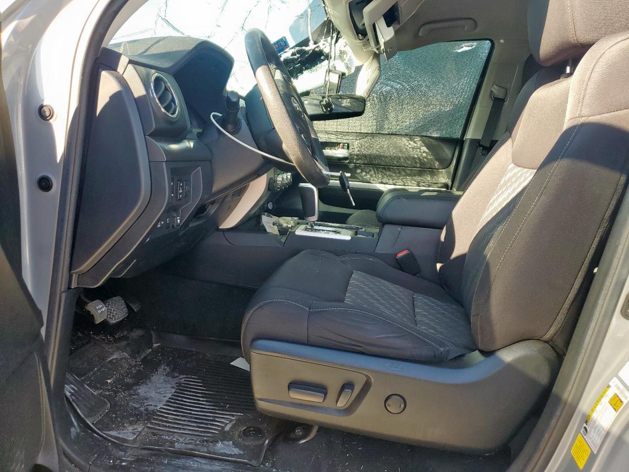 TOYOTA TUNDRA CREWMAX SR5