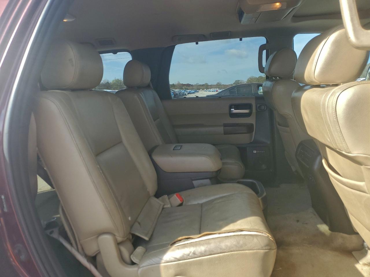 TOYOTA SEQUOIA PLATINUM