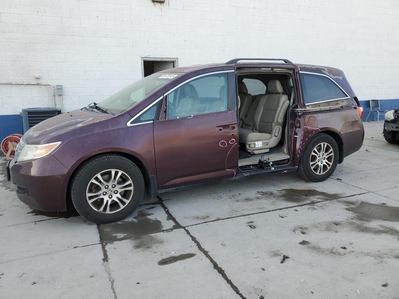 Lot #3296509655 2011 HONDA ODYSSEY EX