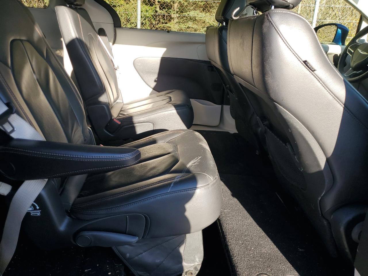 CHRYSLER PACIFICA TOURING L