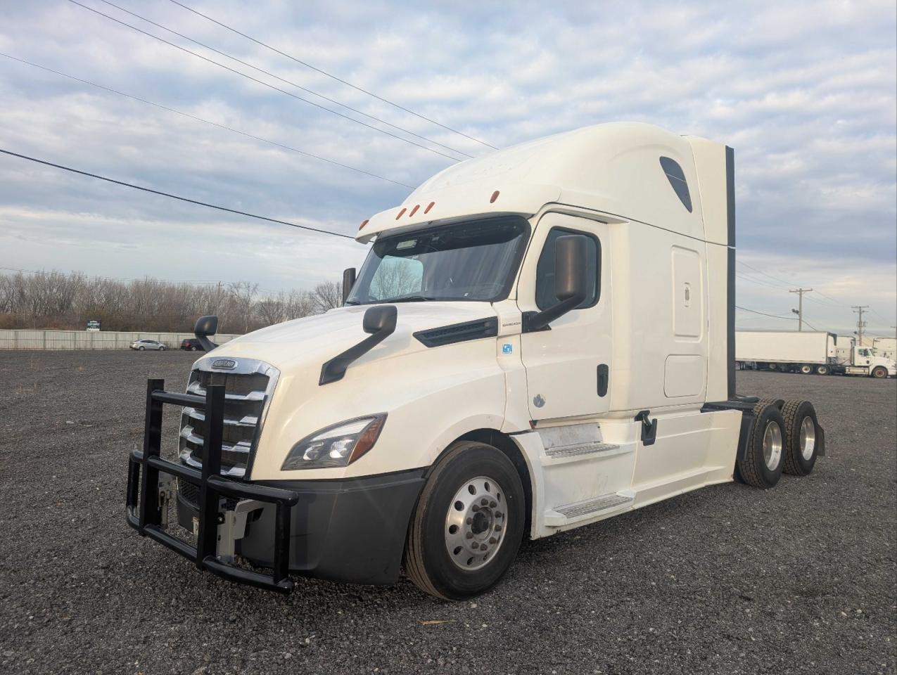 Lot #3291300457 2018 FREIGHTLINER CASCADIA 1