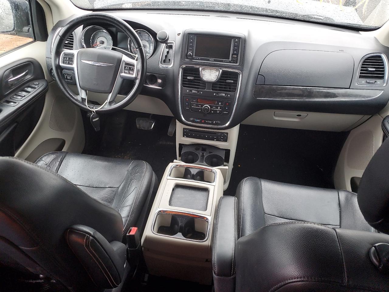 CHRYSLER TOWN & COUNTRY TOURING L