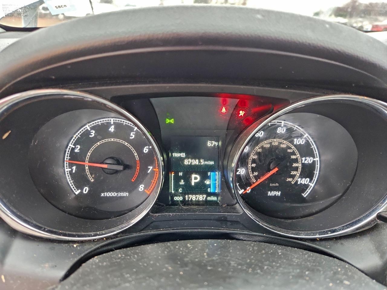 MITSUBISHI OUTLANDER ES