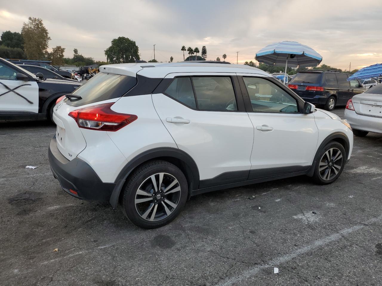 NISSAN KICKS S