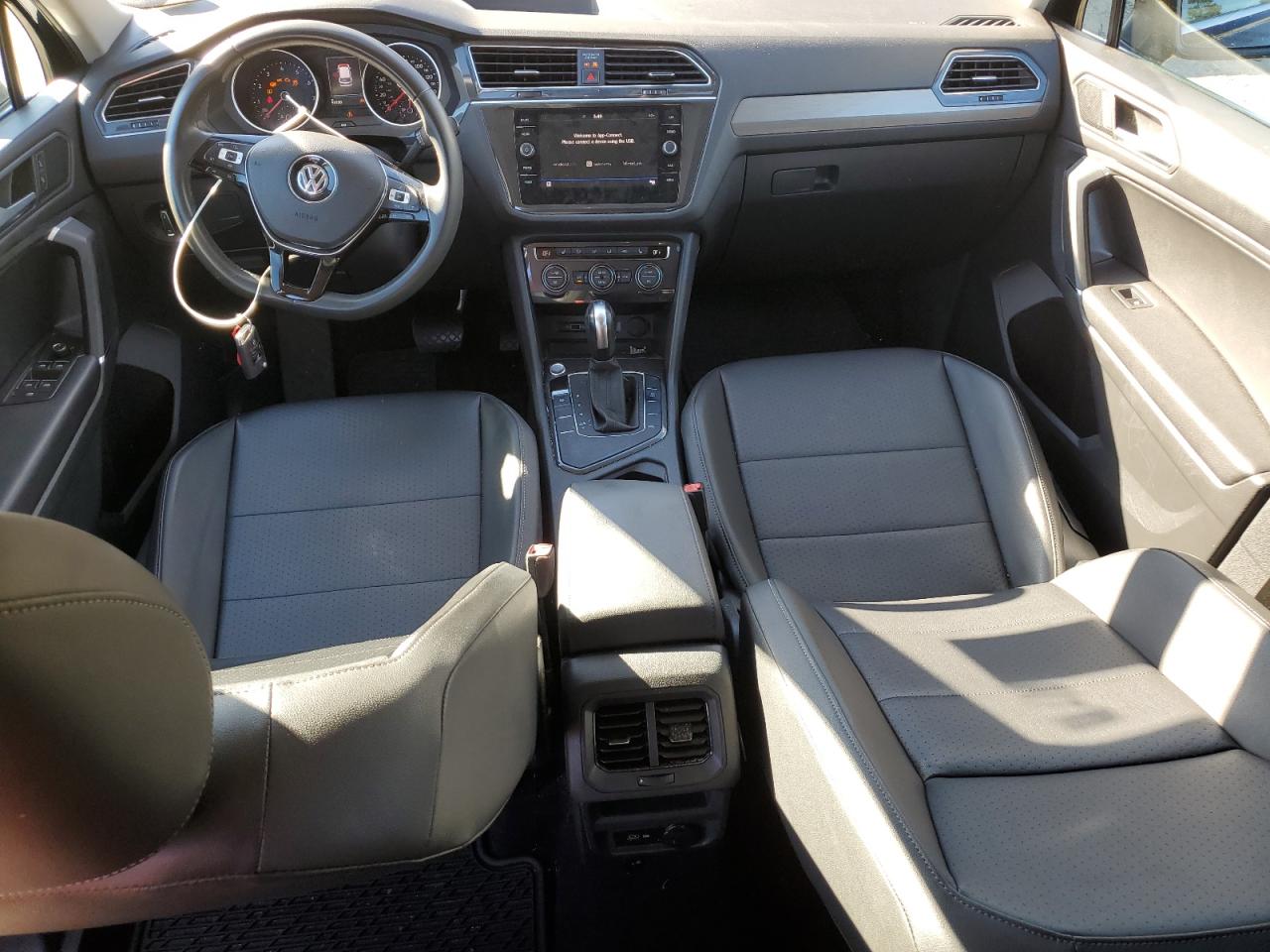VOLKSWAGEN TIGUAN SE