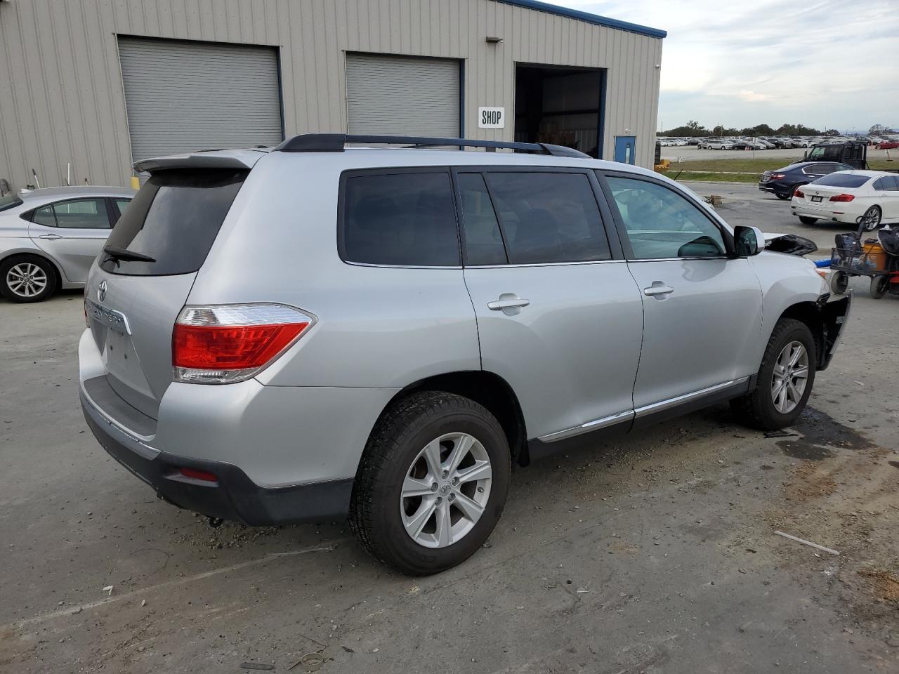 TOYOTA HIGHLANDER BASE