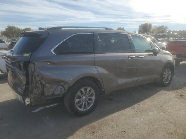 2022 TOYOTA SIENNA XLE #3292452676