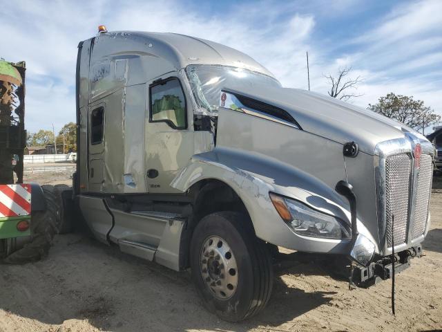 Global Auto Auctions: 2025 KENWORTH T680