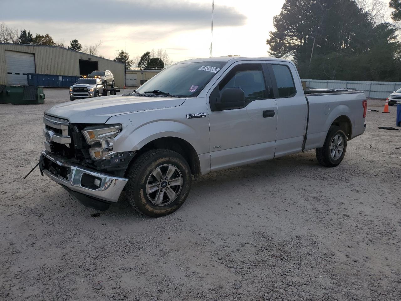 FORD F-150 SUPER CAB