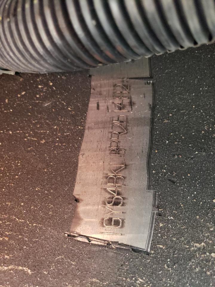 CADILLAC ESCALADE PREMIUM LUXURY