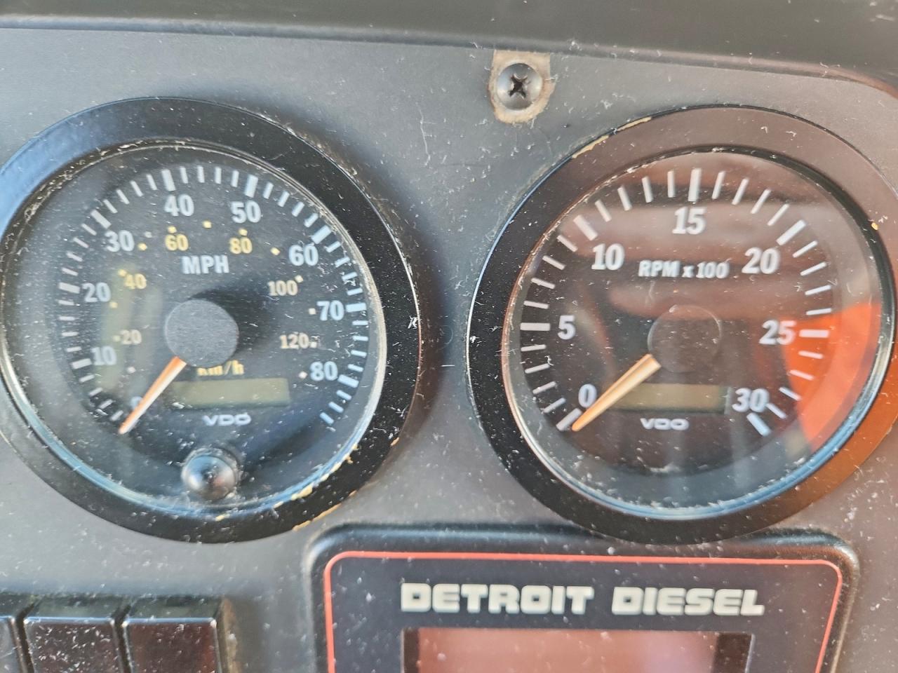 Lot #3301809339 1998 PREVOST BUS