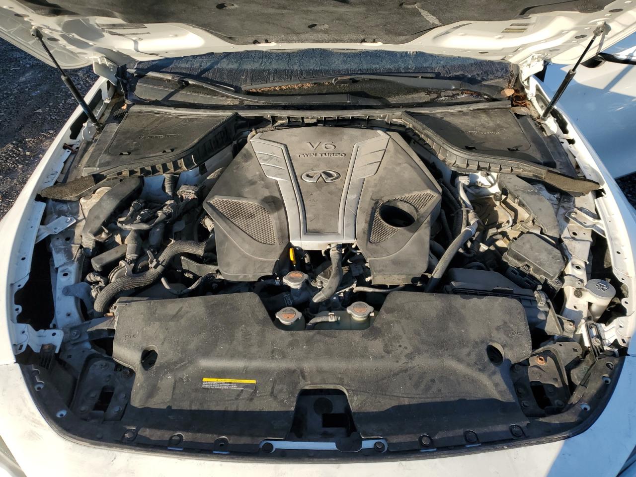 INFINITI Q60 RED SPORT 400