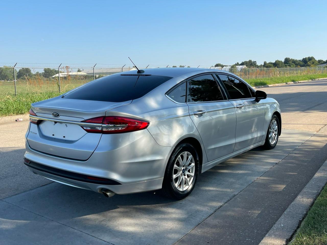 FORD FUSION S