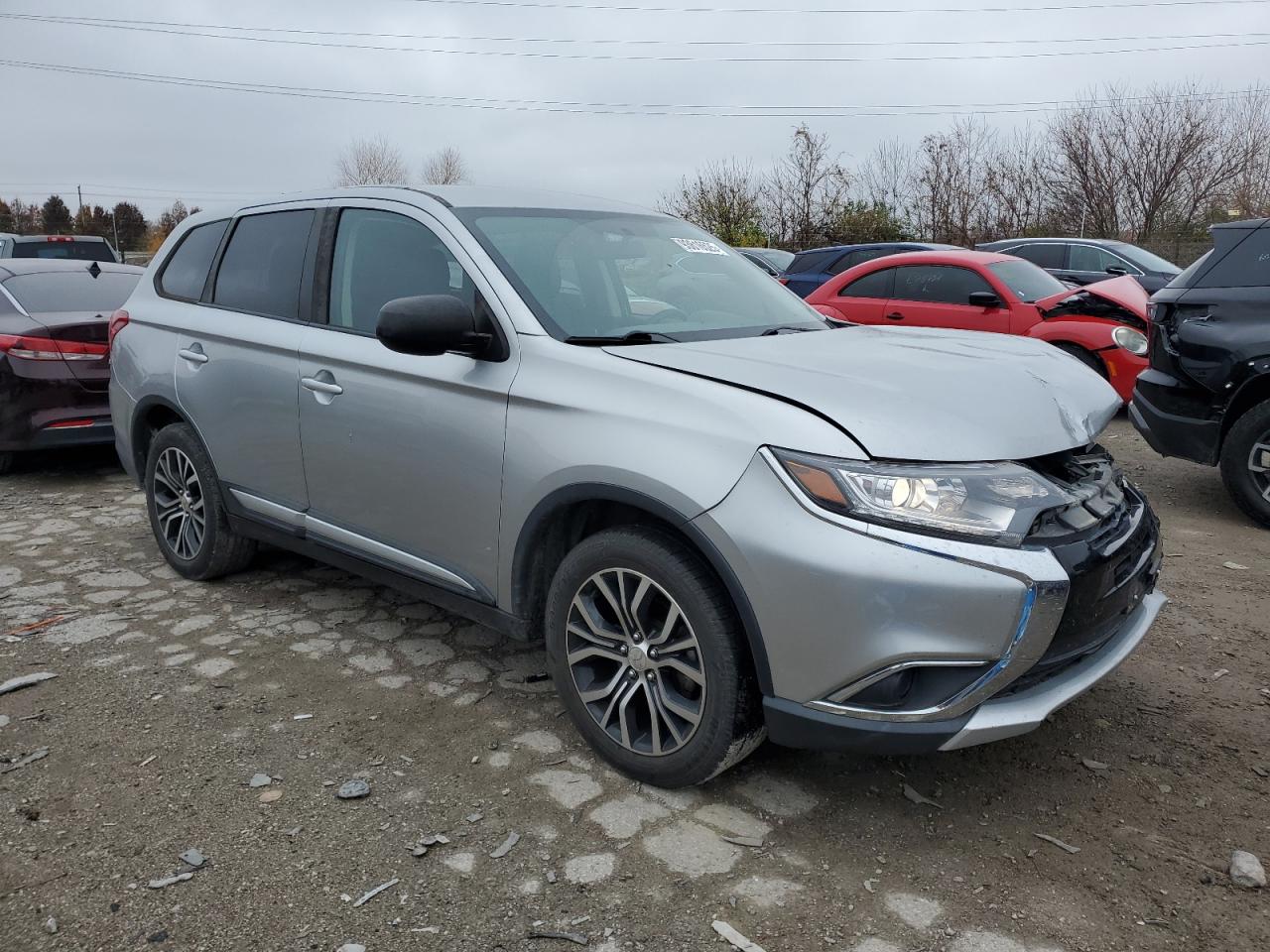 MITSUBISHI OUTLANDER SE