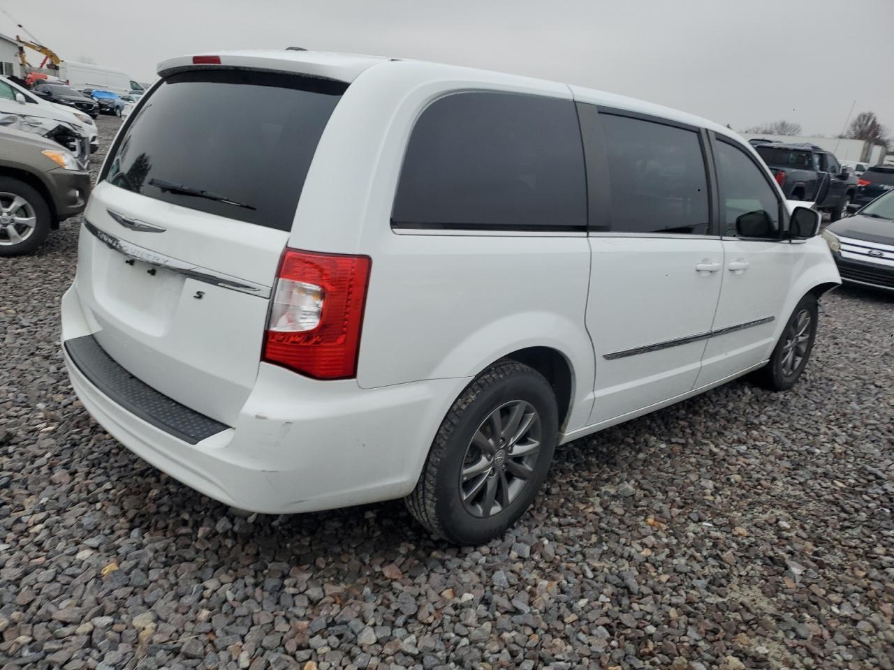 CHRYSLER TOWN & COUNTRY S