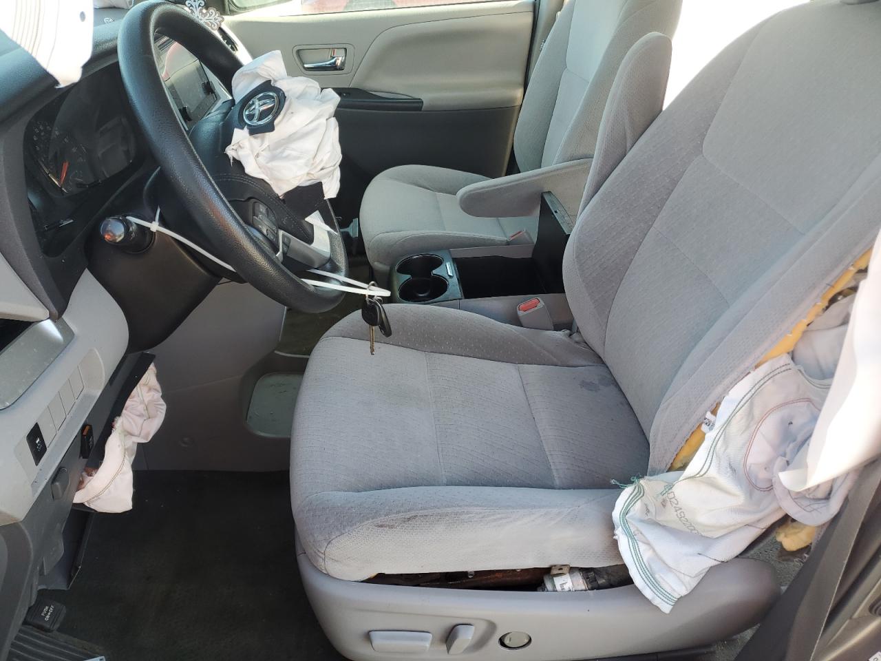 Lot #3308407320 2015 TOYOTA SIENNA LE