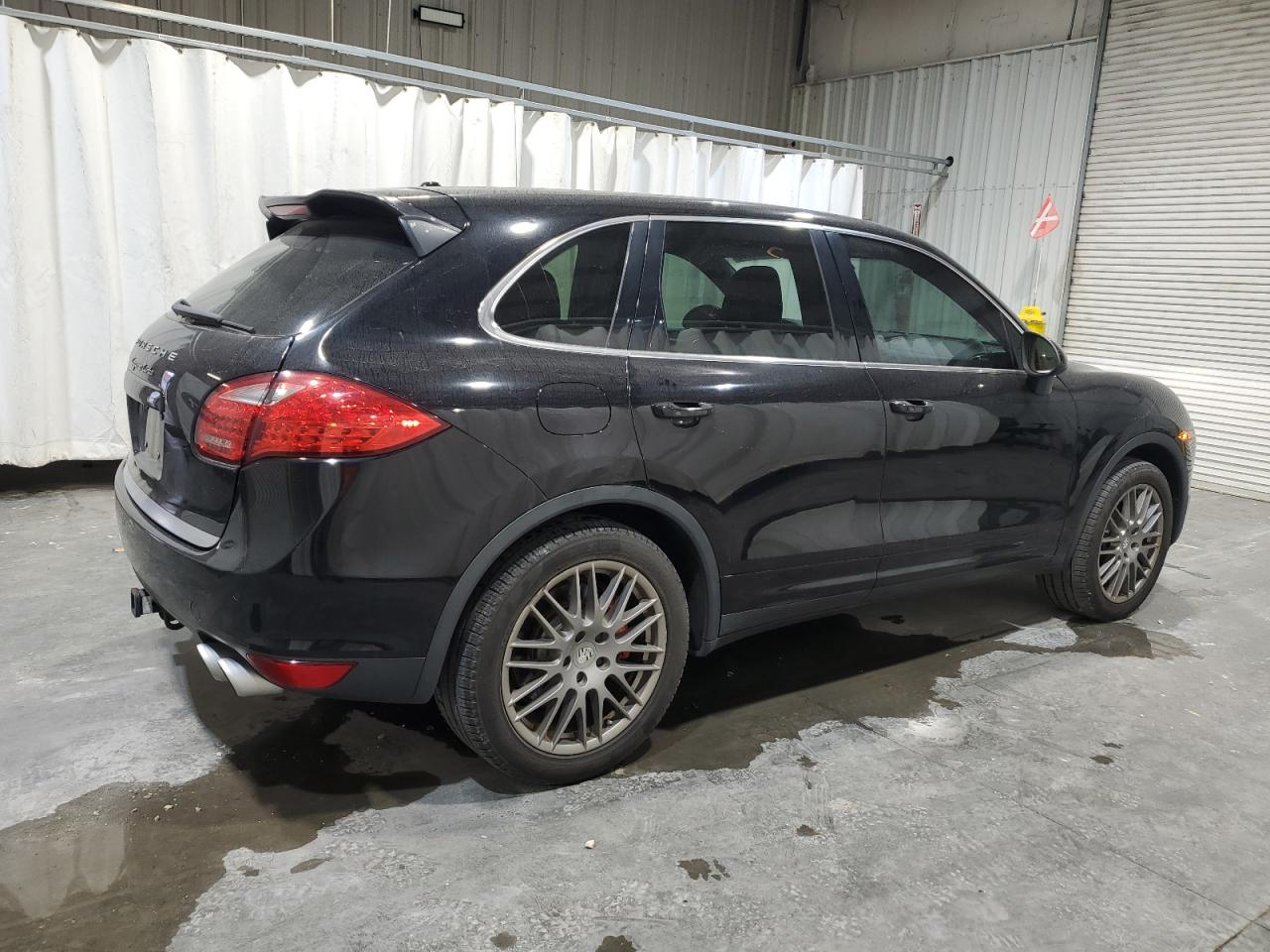 PORSCHE CAYENNE TURBO