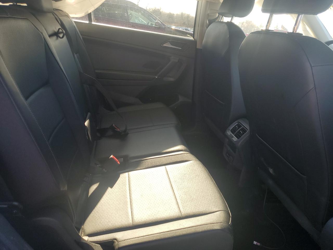 VOLKSWAGEN TIGUAN SE