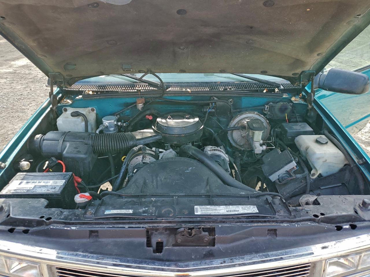 Lot #3301810351 1995 CHEVROLET GMT-400 K1