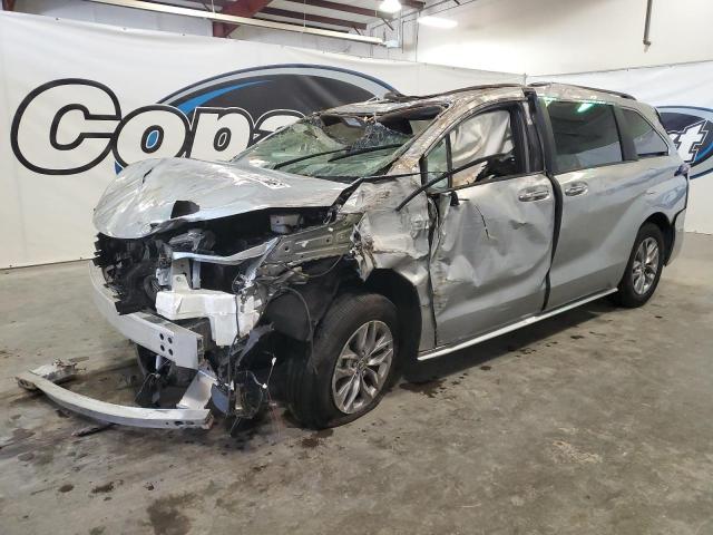 2025 TOYOTA SIENNA XLE #3294282877