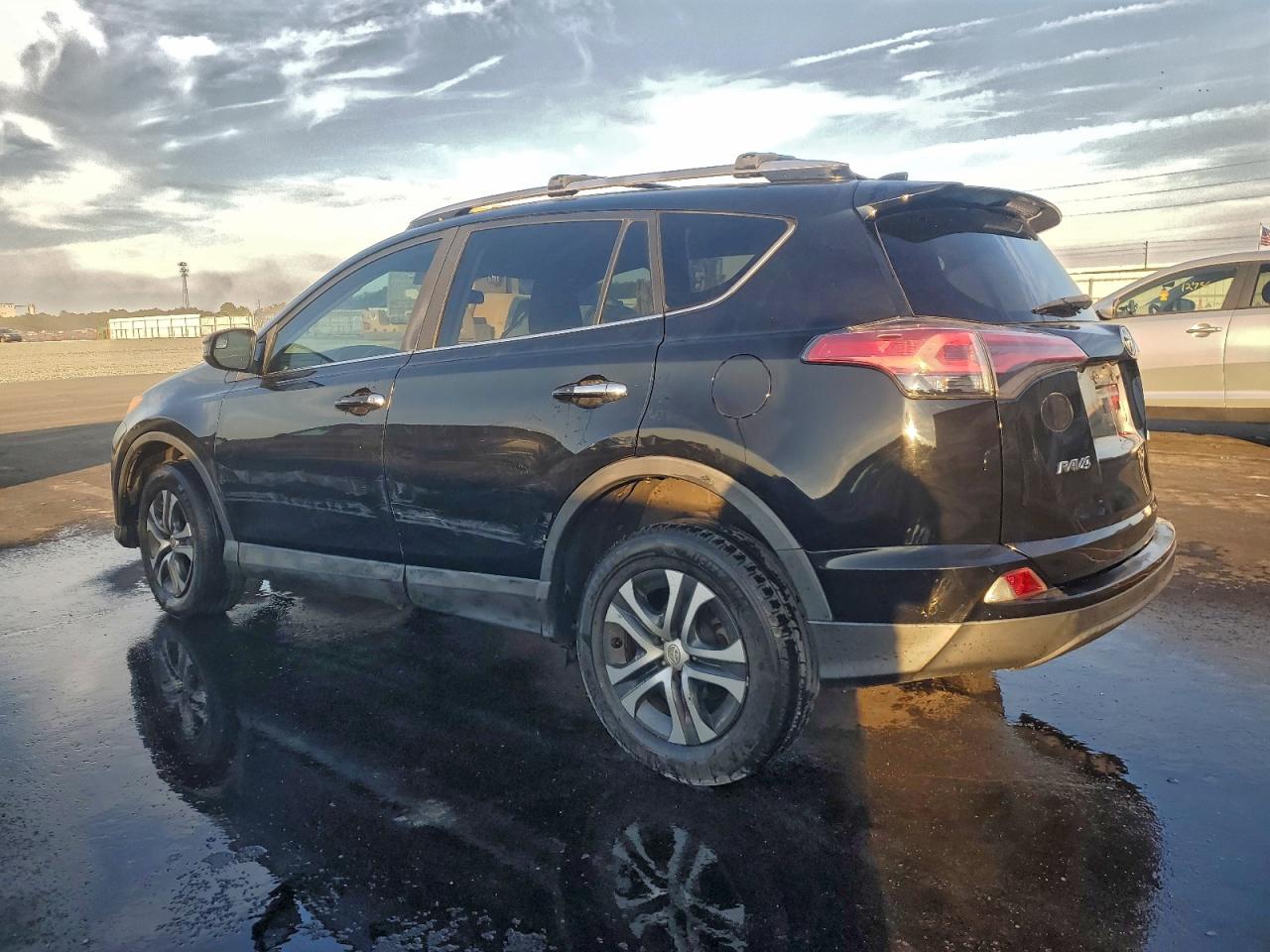 Lot #3302735062 2018 TOYOTA RAV4 LE