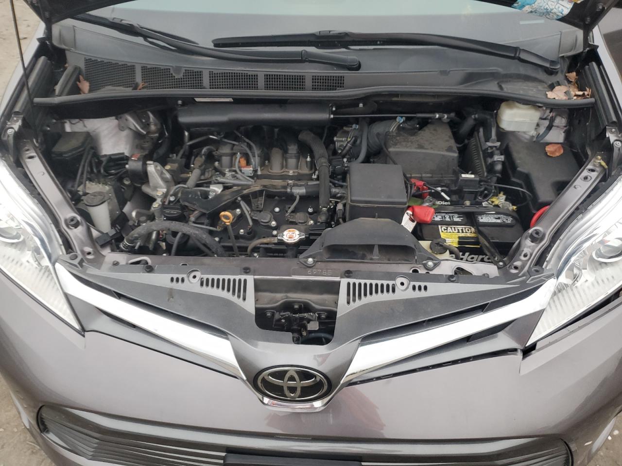TOYOTA SIENNA XLE