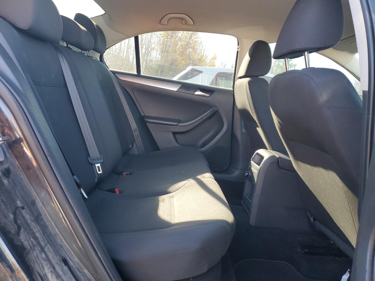 VOLKSWAGEN JETTA BASE