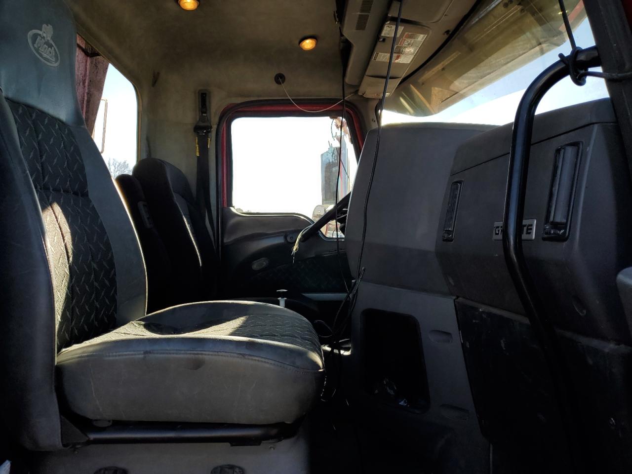 Lot #3290209241 2017 MACK 700 GU700