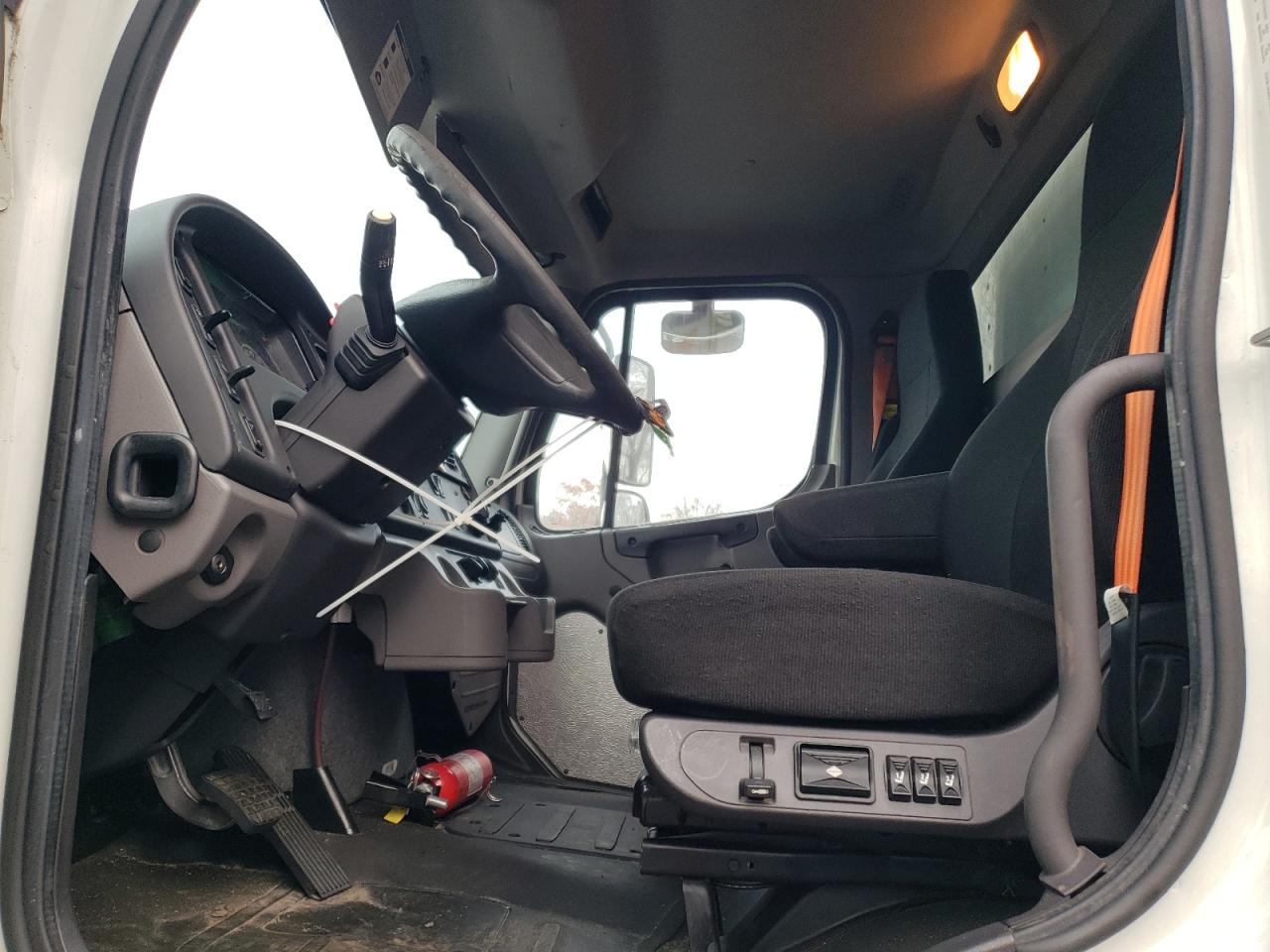 Lot #3293283445 2018 FREIGHTLINER M2 106 MED