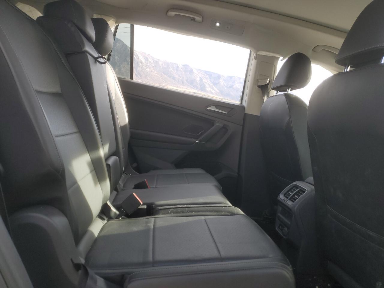 VOLKSWAGEN TIGUAN SE