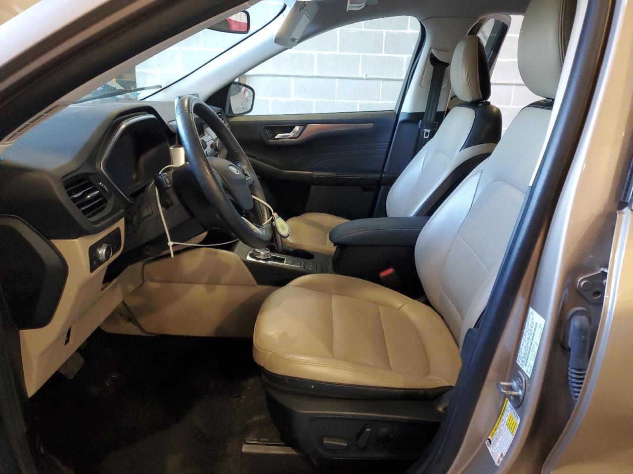 FORD ESCAPE TITANIUM