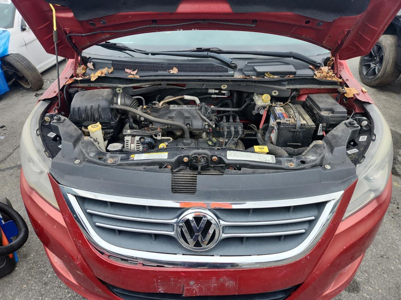 Lot #3290312220 2009 VOLKSWAGEN ROUTAN SE