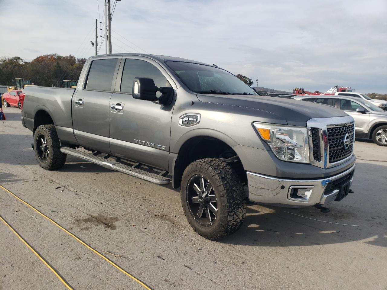 NISSAN TITAN SL