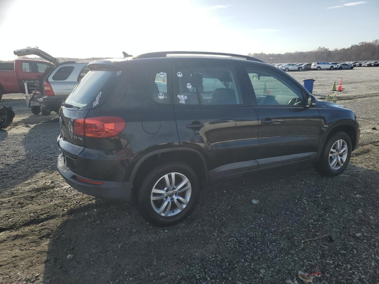 VOLKSWAGEN TIGUAN S