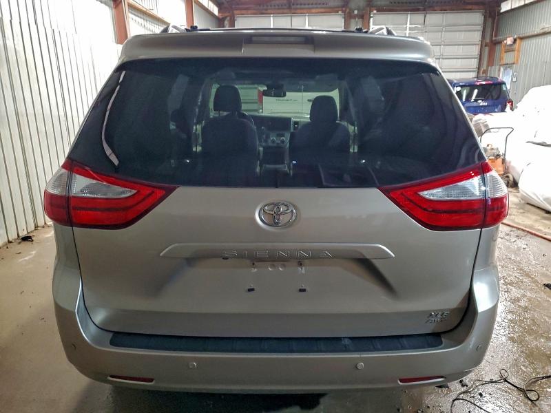 2016 TOYOTA SIENNA XLE #3301986492