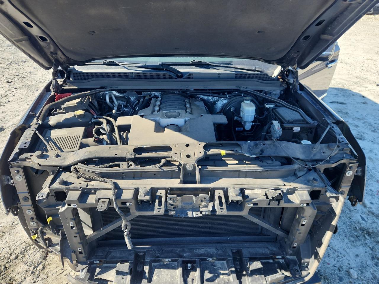 CADILLAC ESCALADE LUXURY