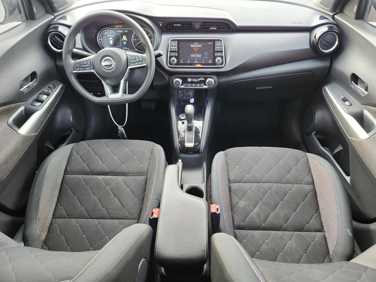 NISSAN KICKS SV